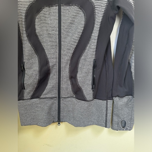 Lululemon Stride Hood Jacket Hoodie Mesh Full Zip Pockets Stretch Thumbholes  4 - Picture 13 of 16